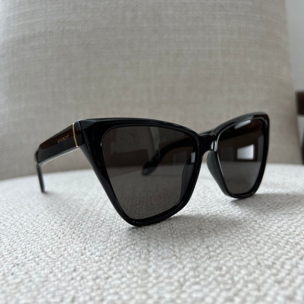 Givenchy Black Cat Eye Sunglasses - Picture 1 of 8